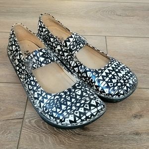 Alegria Paloma Mary Jane Low Platforms Size 39
